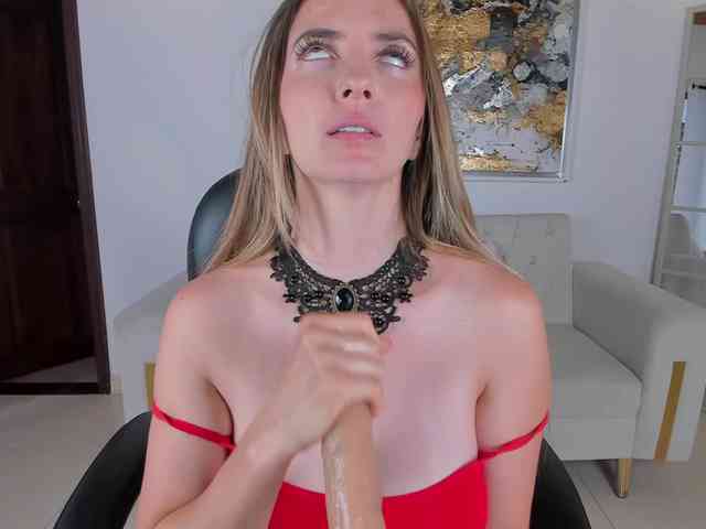 BellaMarieX bongacams live cam model