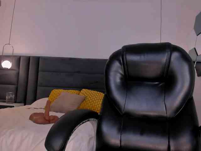 KylaMorrison bongacams live cam model