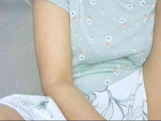 Nidhilove bongacams live cam model