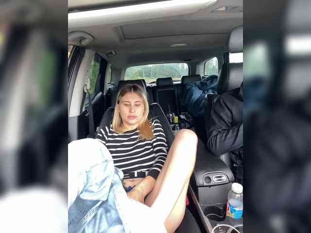 -Breid-1 bongacams live cam model