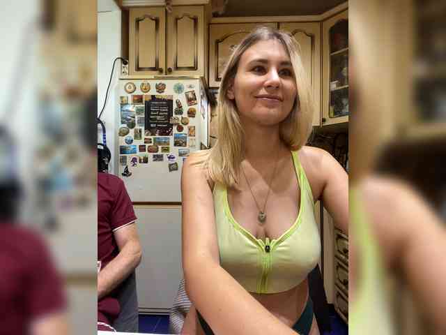 -Breid-1 bongacams live cam model