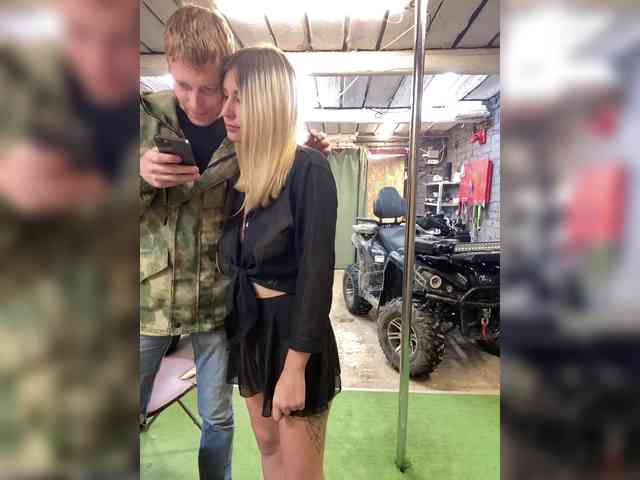 -Breid-1 bongacams live cam model