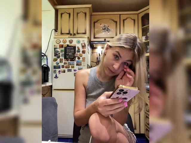 -Breid-1 bongacams live cam model