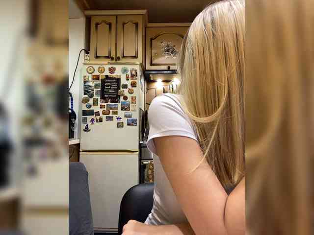 -Breid-1 bongacams live cam model