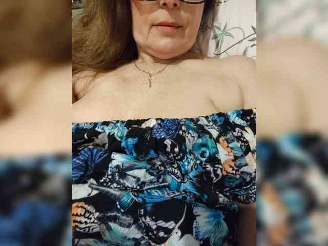 HelenBerg bongacams live cam model