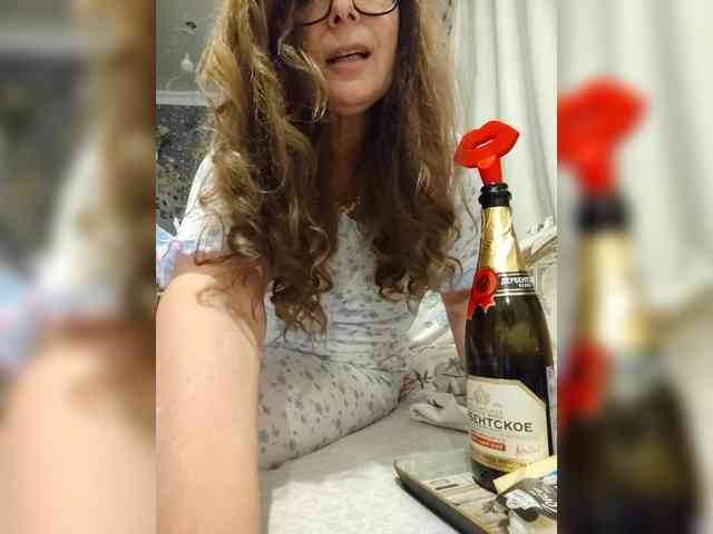 HelenBerg bongacams live cam model