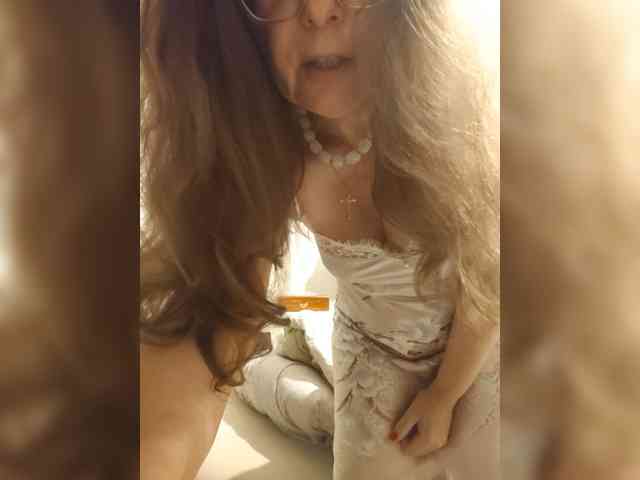 HelenBerg bongacams live cam model