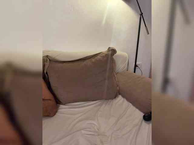 Honeycouple bongacams live cam model