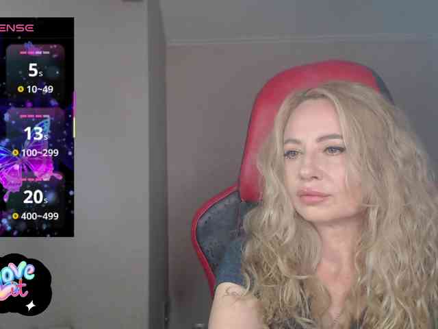 ---II--- bongacams live cam model