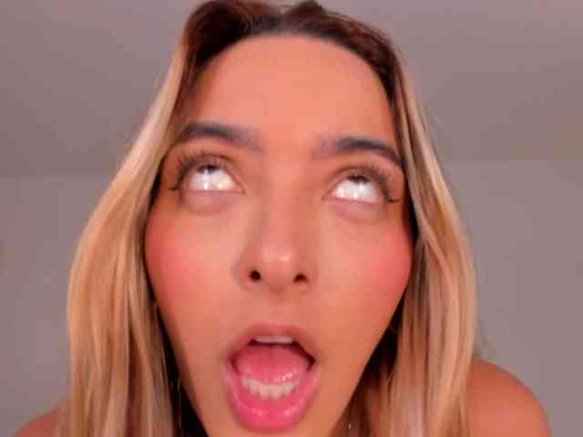 MelissaMoore bongacams live cam model