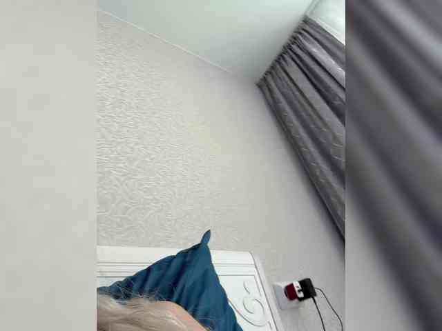 Lovensesgirl bongacams live cam model