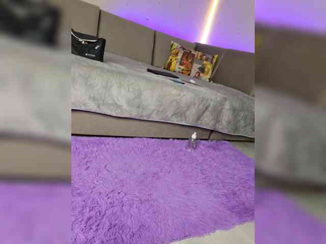 Darina24 bongacams live cam model