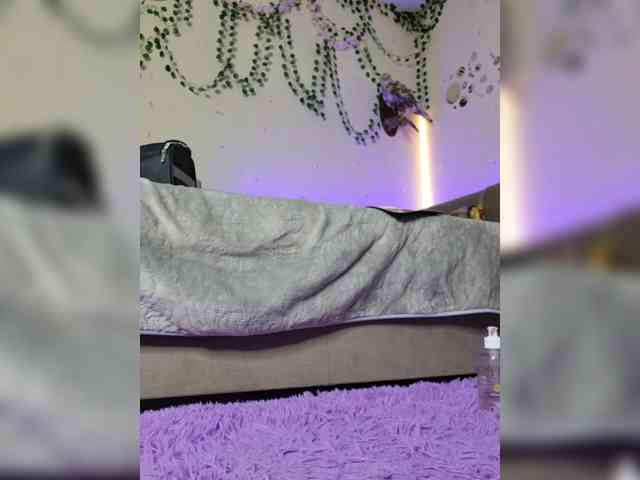 Darina24 bongacams live cam model