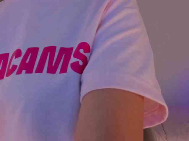 TinyRouse bongacams live cam model
