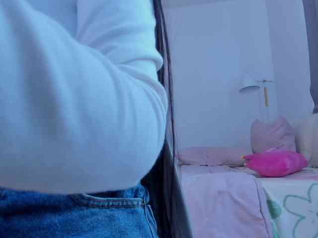 TinyRouse bongacams live cam model