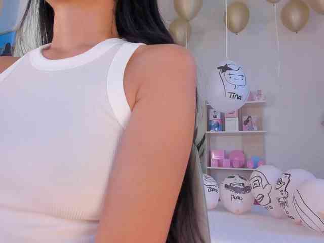 TinyRouse bongacams live cam model