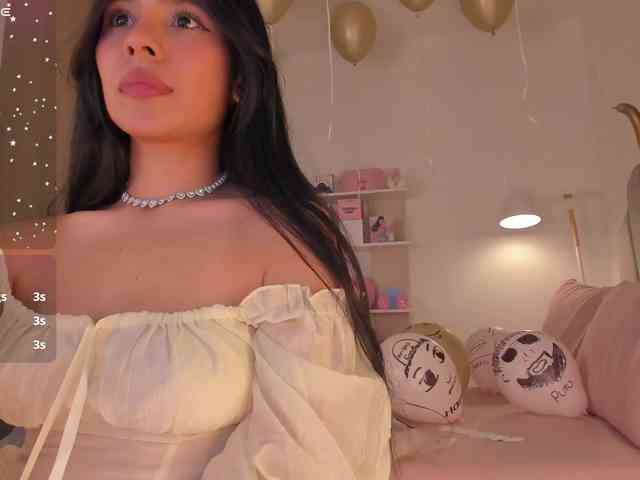 TinyRouse bongacams live cam model