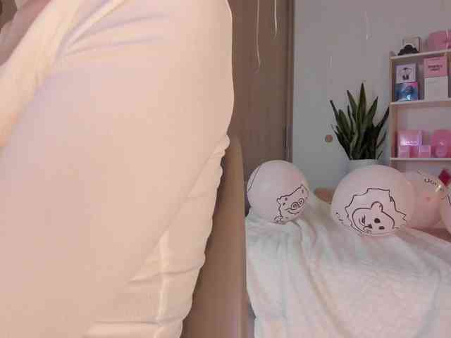 TinyRouse bongacams live cam model