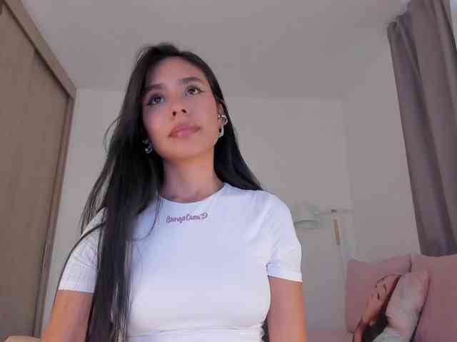 TinyRouse bongacams live cam model
