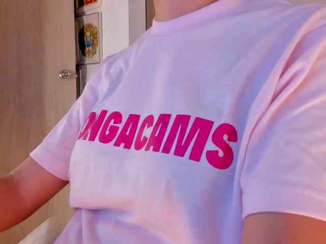 TinyRouse bongacams live cam model