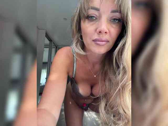 Lilianna- bongacams live cam model