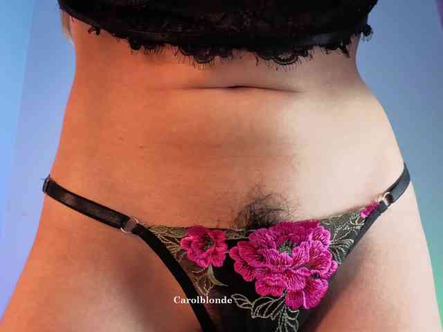 Charlotte-glasses bongacams live cam model