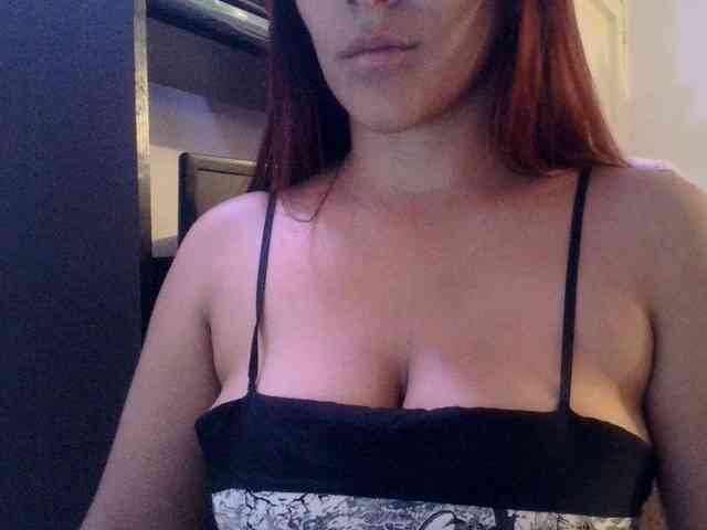 Sofiabrunni bongacams live cam model