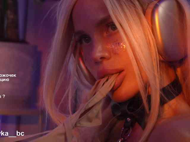 blondinochkaa bongacams live cam model