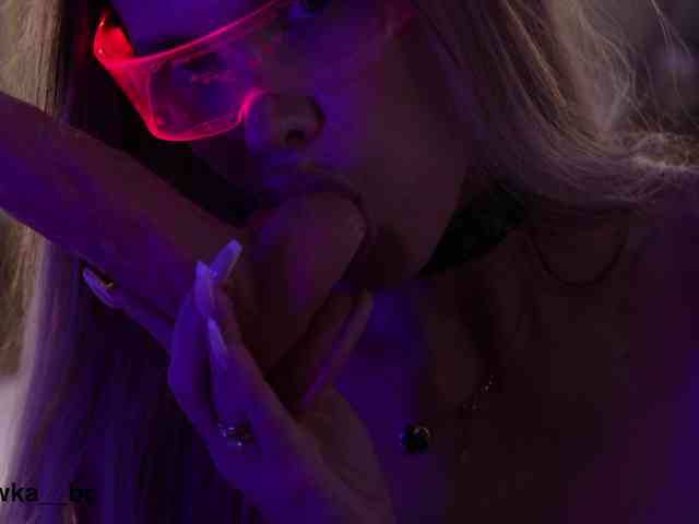 blondinochkaa bongacams live cam model