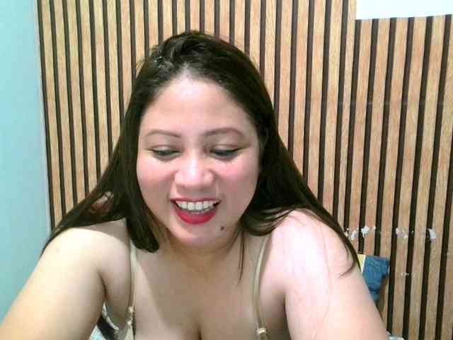 soffia-mae bongacams live cam model