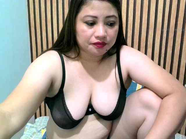 soffia-mae bongacams live cam model