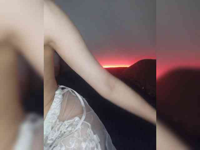 Plohishi2 bongacams live cam model