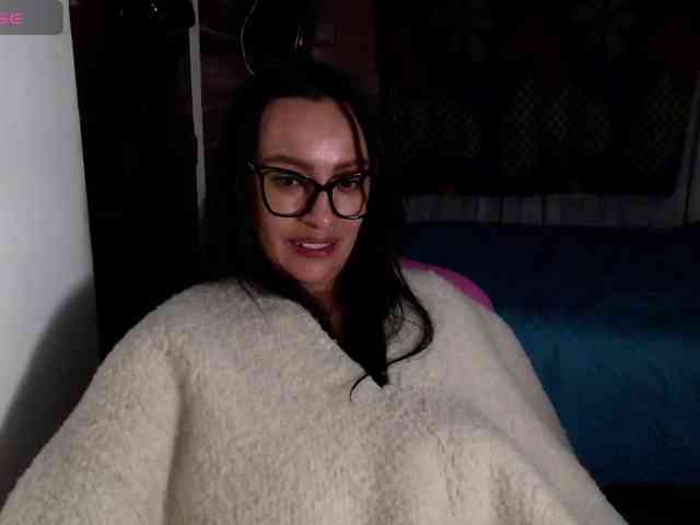lunaws11 bongacams live cam model