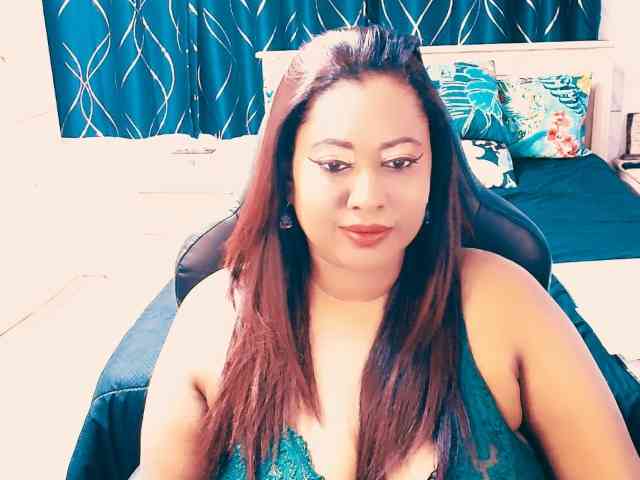 Indianlust69 bongacams live cam model