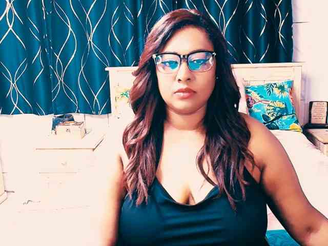Indianlust69 bongacams live cam model