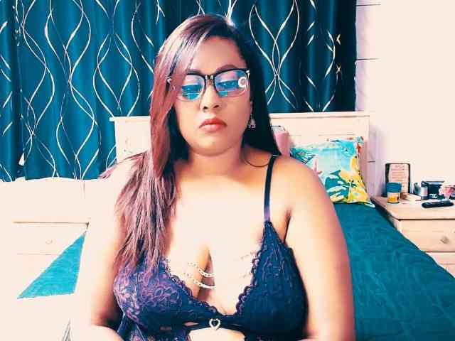 Indianlust69 bongacams live cam model