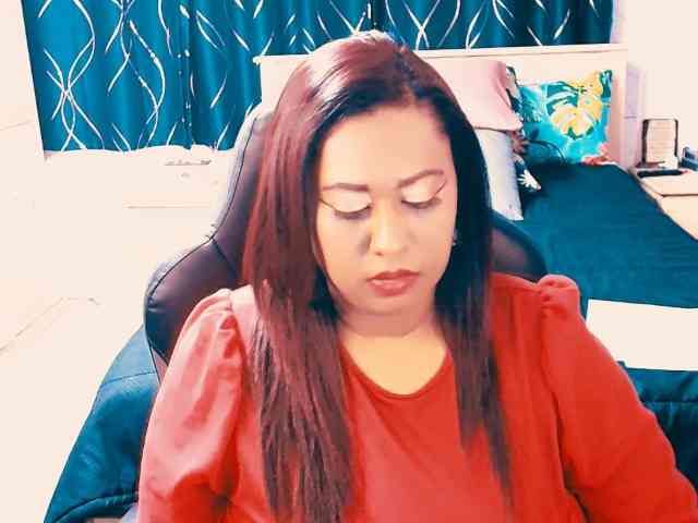 Indianlust69 bongacams live cam model