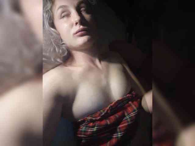 Chipitoli666 bongacams live cam model