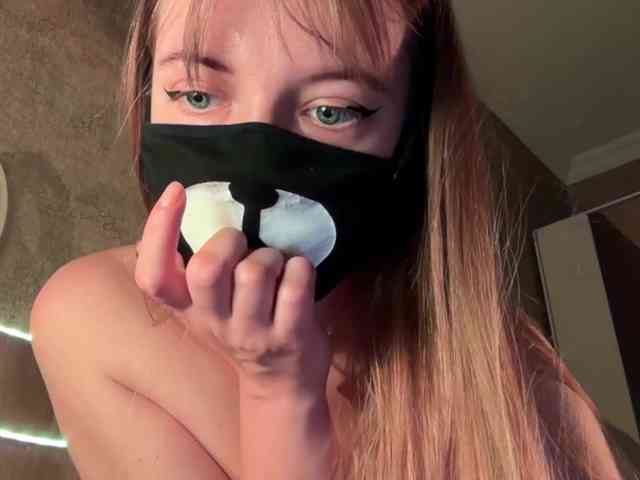 -Summer- bongacams live cam model