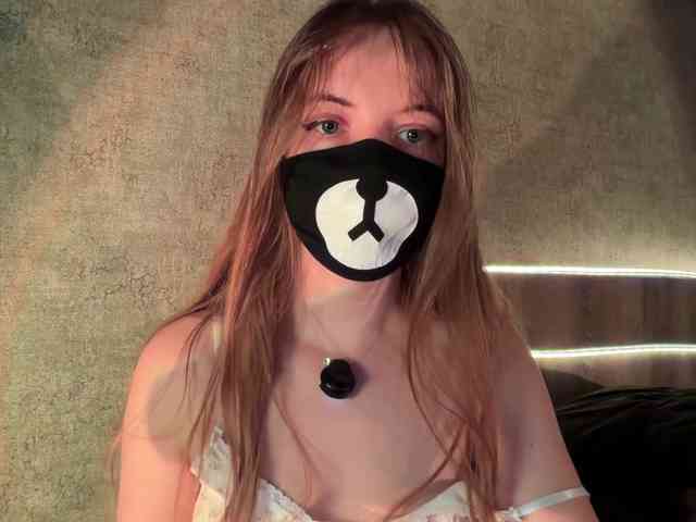 -Summer- bongacams live cam model