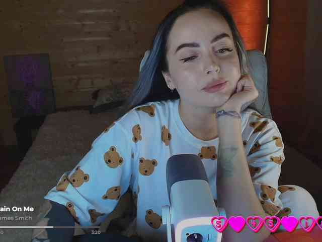 your-red-wine bongacams live cam model