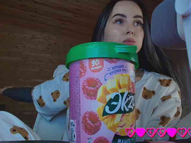 your-red-wine bongacams live cam model