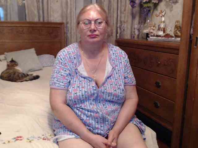 Marionaa bongacams live cam model