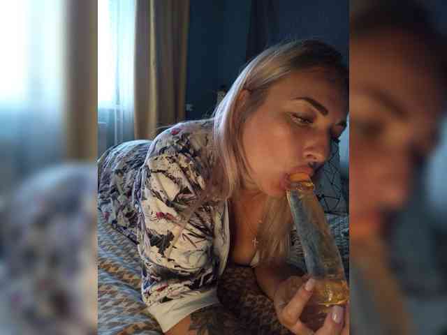Tanysha-1 bongacams live cam model