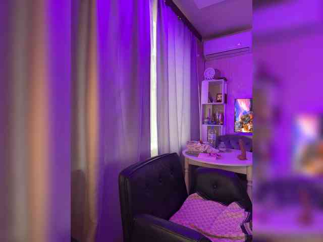 VictoriaDiamo bongacams live cam model