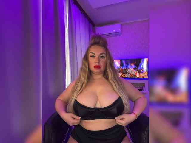 VictoriaDiamo bongacams live cam model