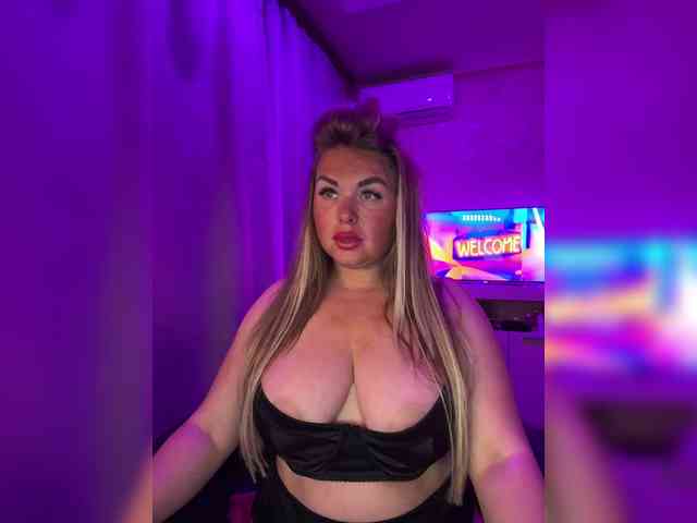 VictoriaDiamo bongacams live cam model