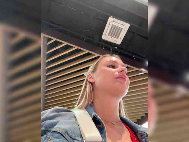 PrettyKatea bongacams live cam model