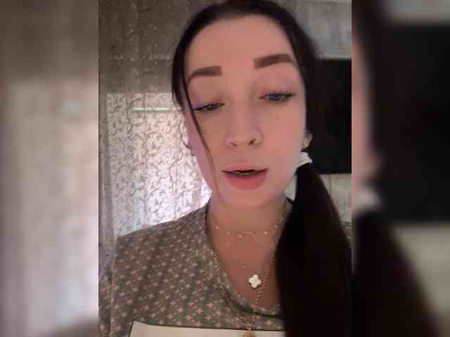 AureliyXXX bongacams live cam model