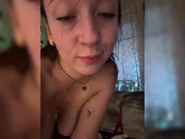 AureliyXXX bongacams live cam model